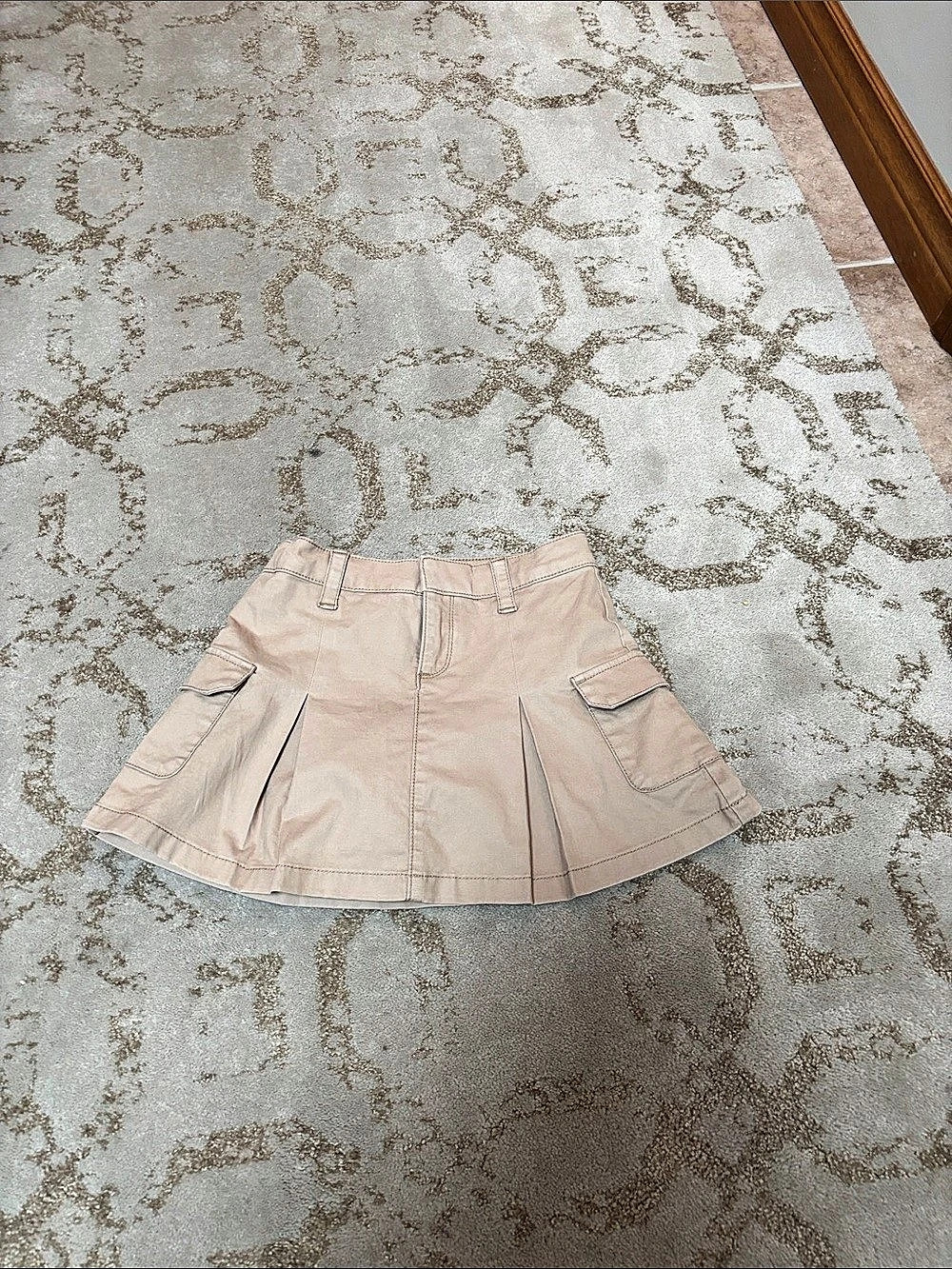 Abercrombie Kids Cargo Skirt in Beige Size 9/10 Like New